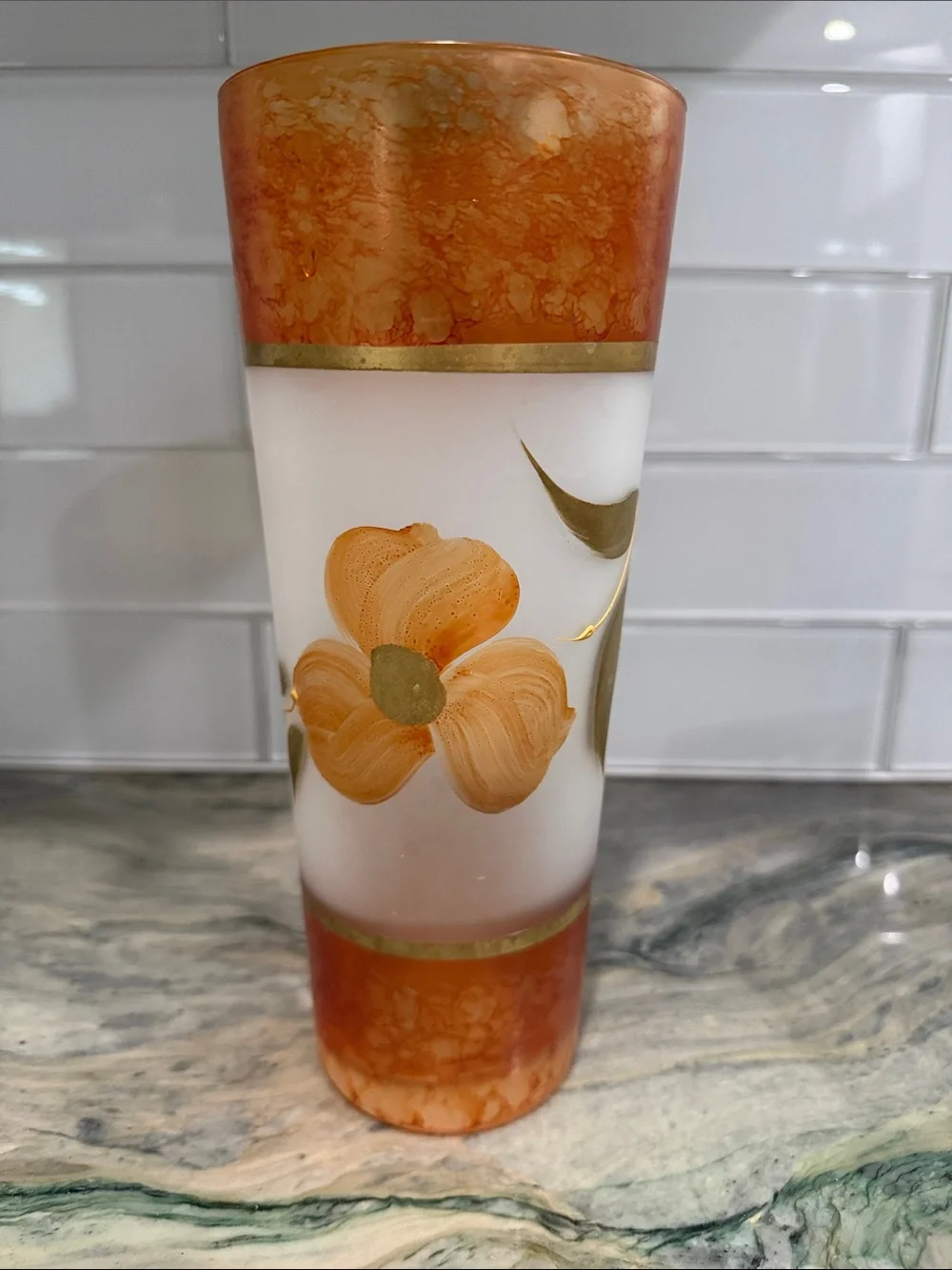 Beautiful Vintage Mid-Century Modern Italian Art Glass Vase